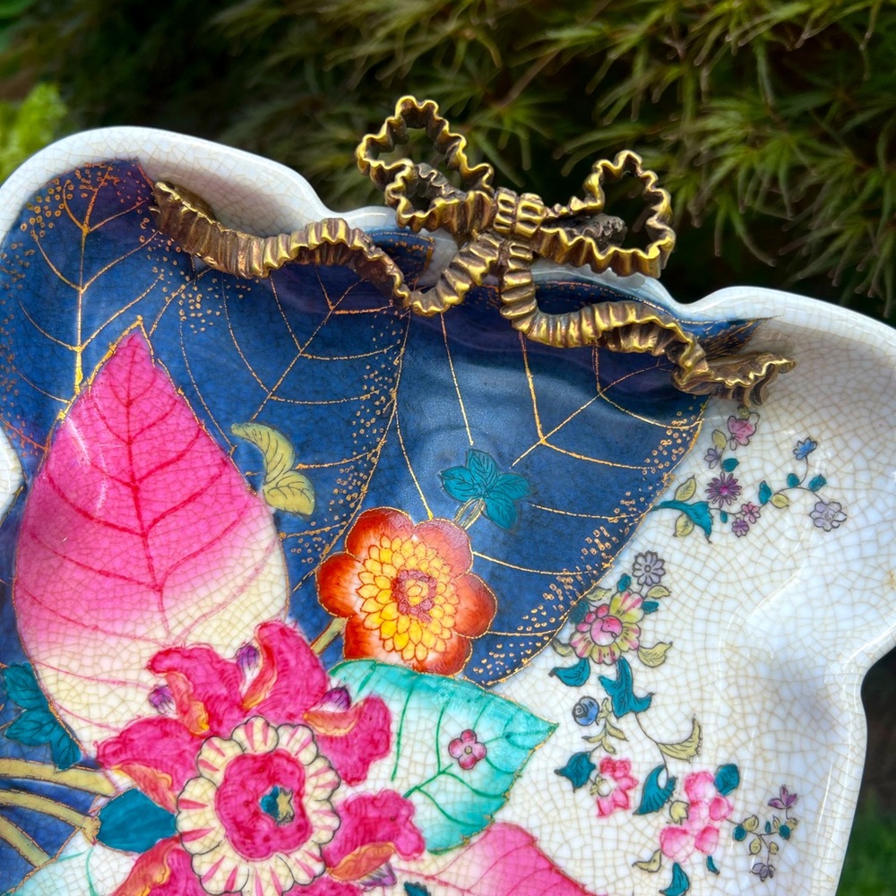 Tobacco leaf porcelain tray with Brass bow Handles